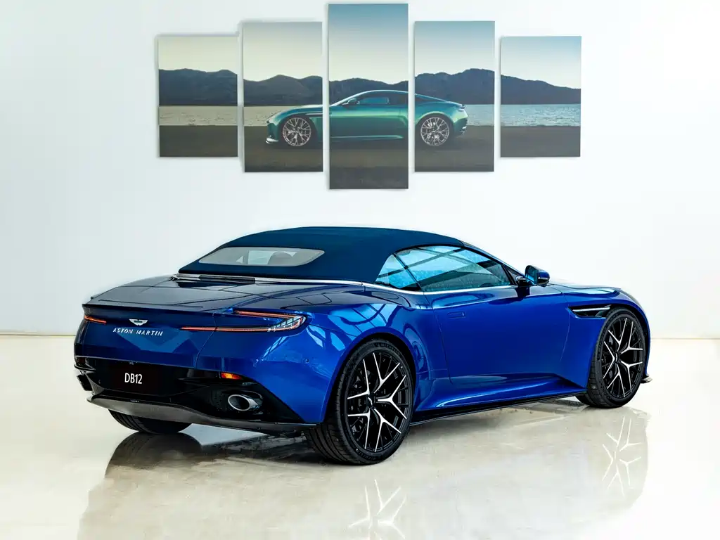 Aston Martin DB12 — фото 2