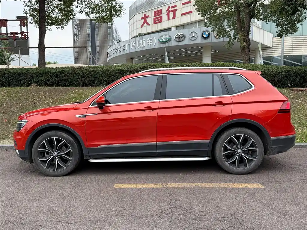 Volkswagen Tiguan L 2017 — фото 3