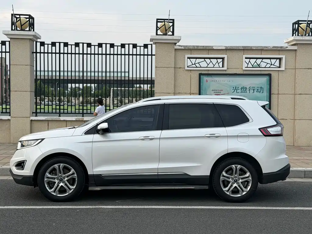 Ford Edge 2015 — фото 3