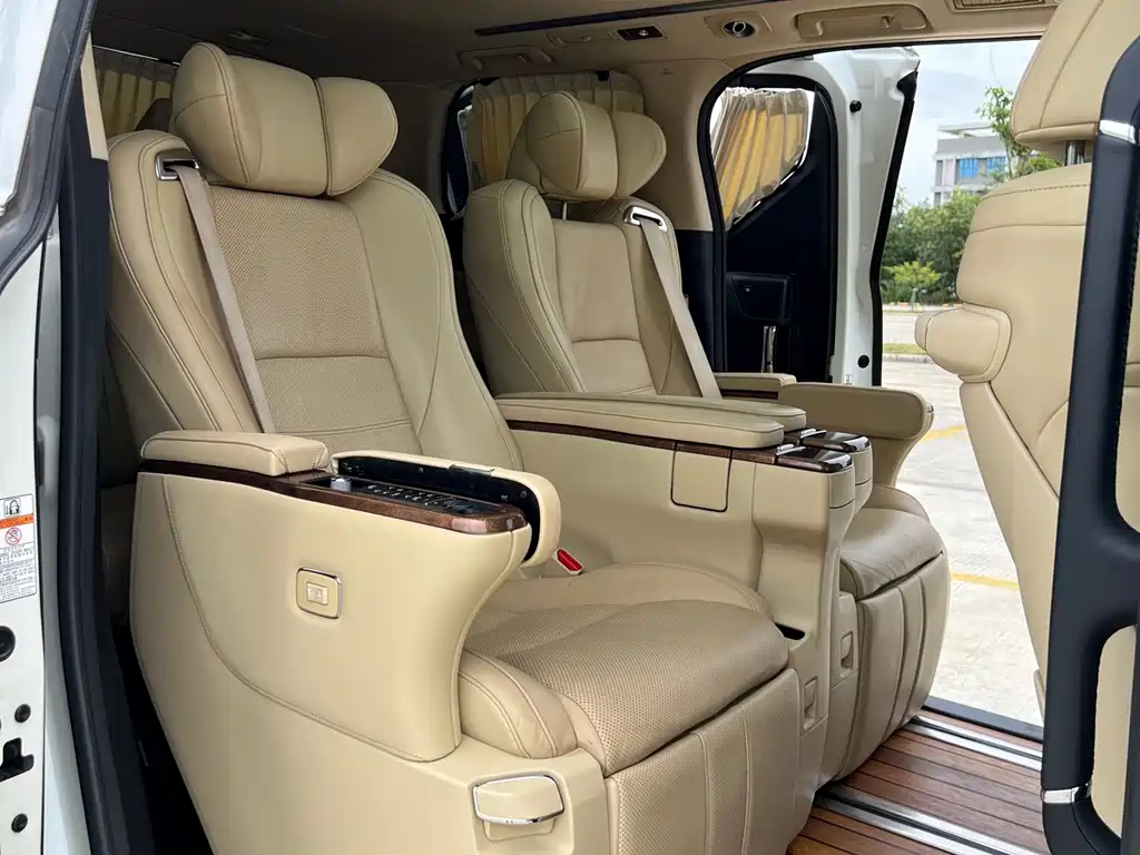 Toyota Alphard 2016 — фото 15