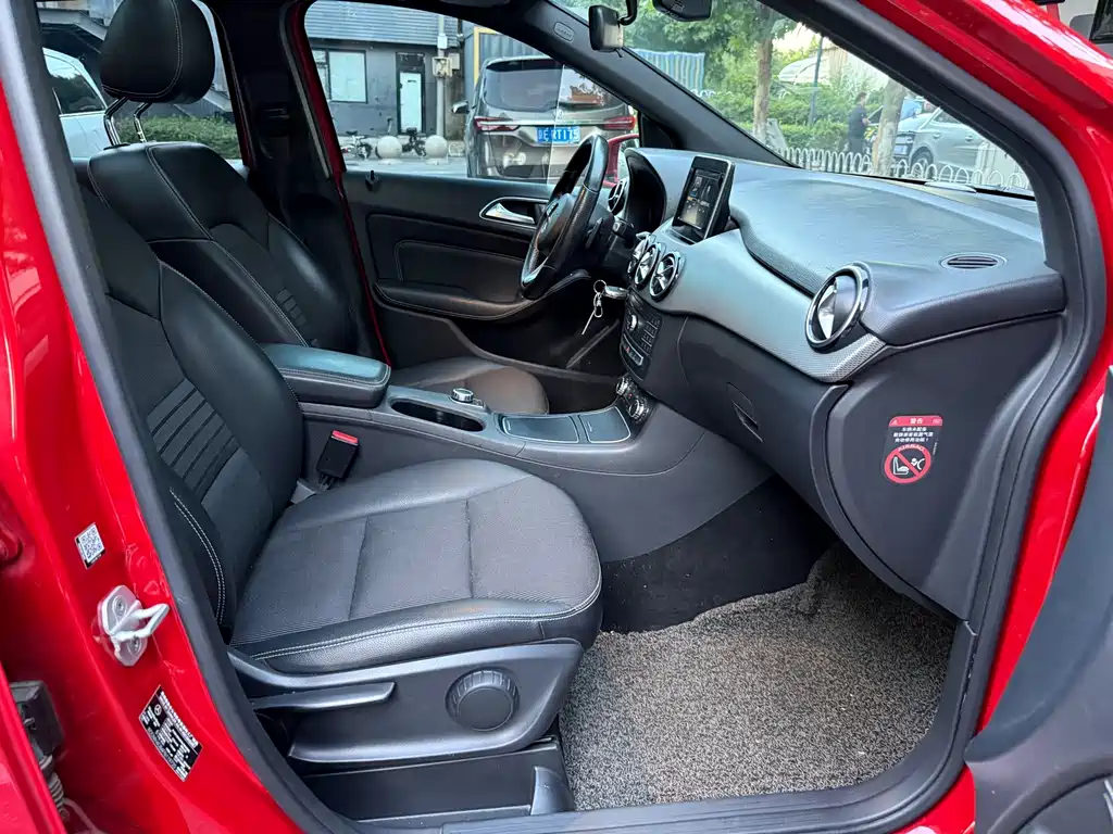 Mercedes-Benz B-Class 2015 — фото 20