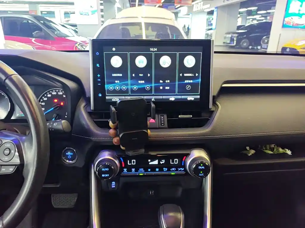 Toyota Wildlander 2021 — фото 13