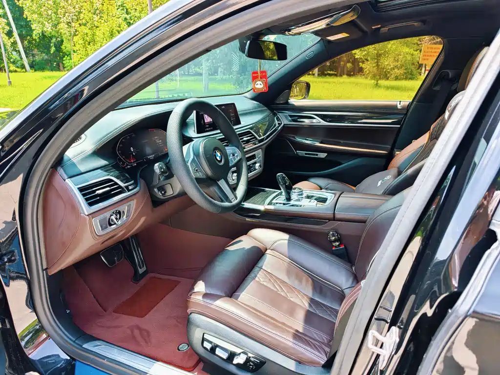BMW 7 Series 2020 — фото 10