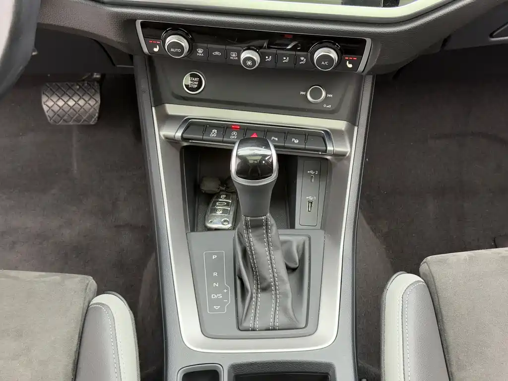 Audi Q3 2021 — фото 23