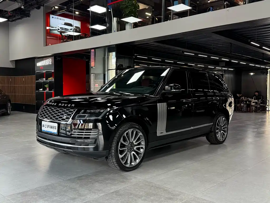 Land Rover Range Rover 2022 — фото 1