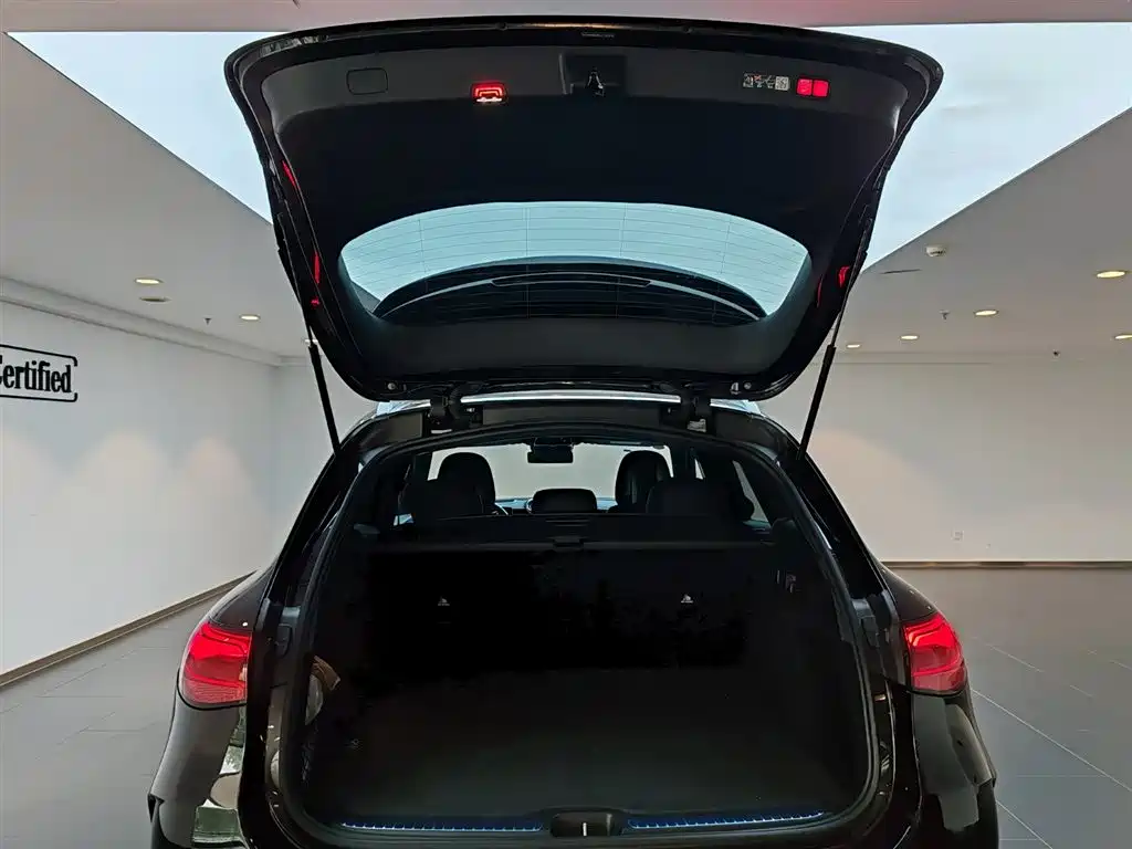 Mercedes-Benz GLC AMG 2025 — фото 9