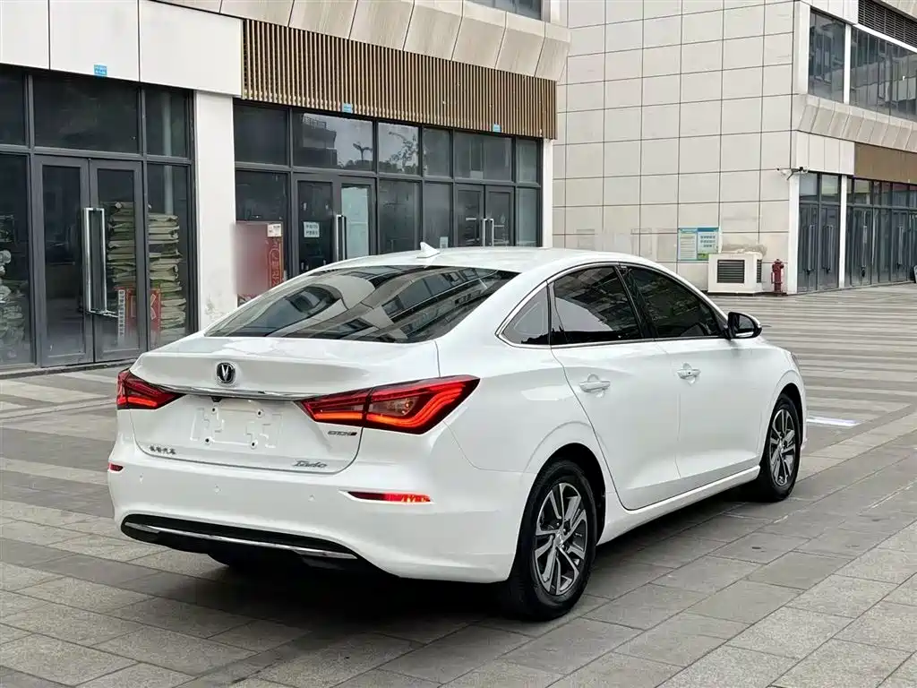 Changan Eado 2018 — фото 7