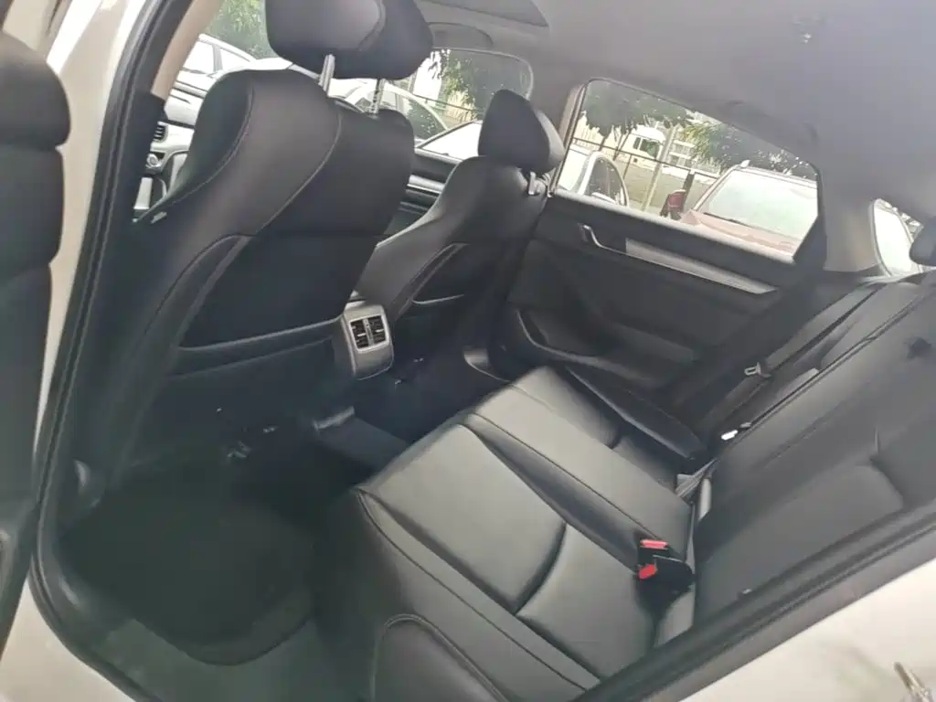 Honda Accord 2020 — фото 17