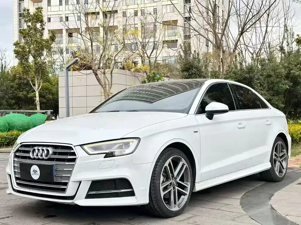 Audi A3 2020 — фото 1