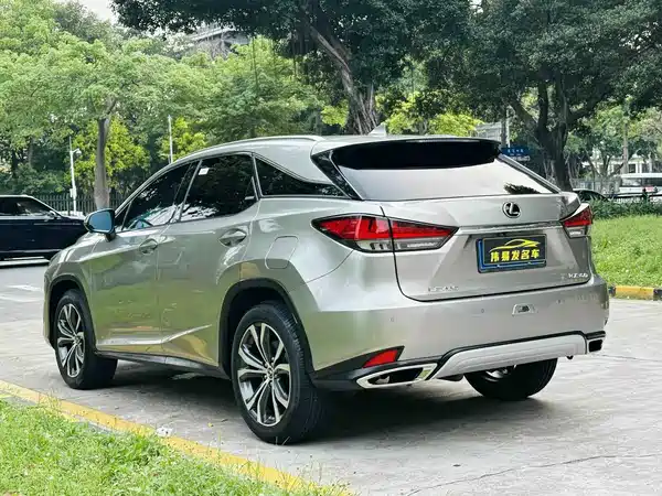 Lexus RX 2022