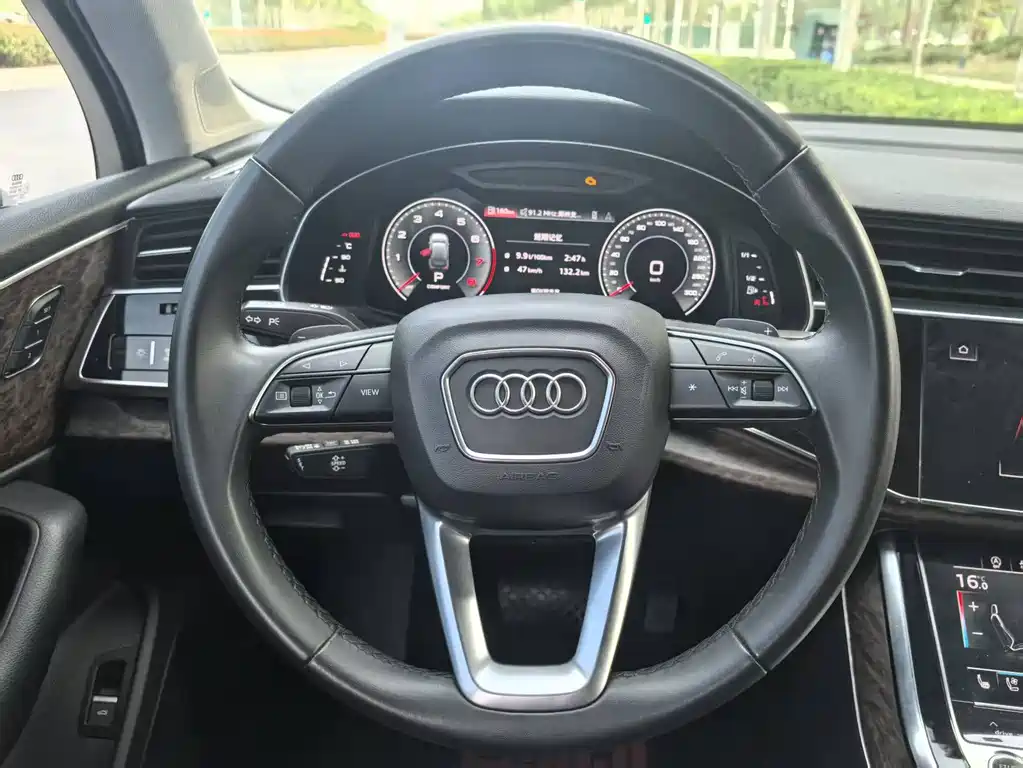 Audi Q7 2022 — фото 18