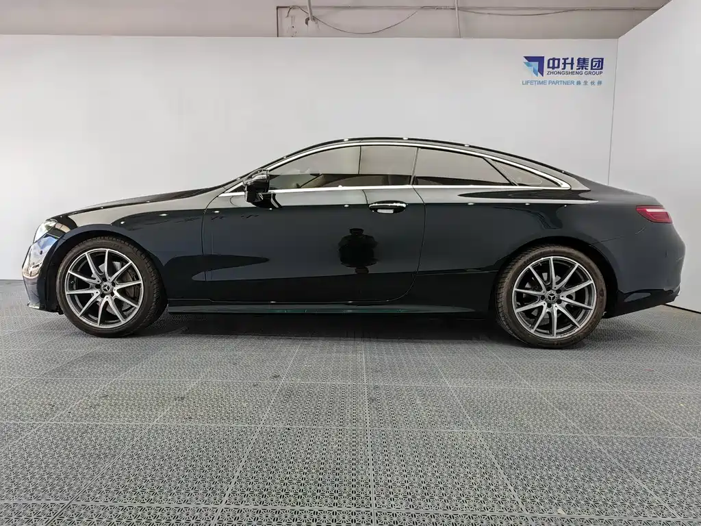 Mercedes-Benz E-Class 2023 — фото 7