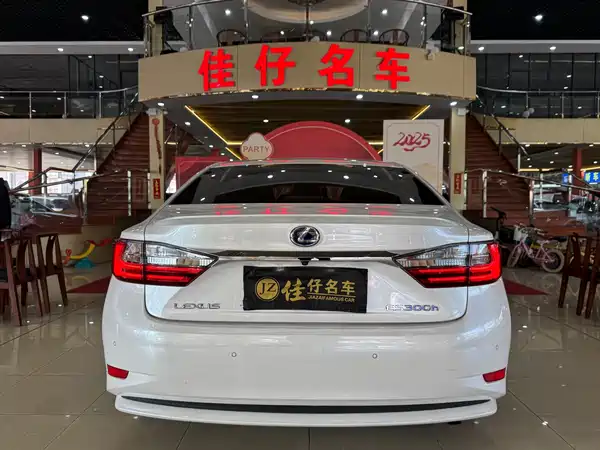 Lexus ES 2017