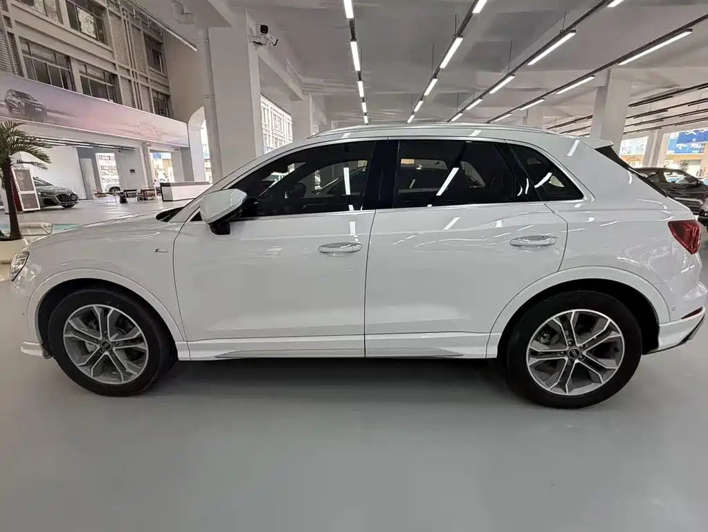 Audi Q3 2024 — фото 5