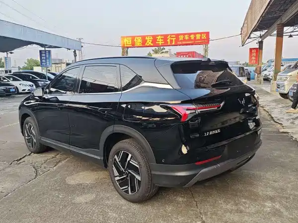 Wuling Starlight S 2025
