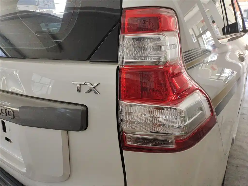 Toyota Prado 2016 — фото 8
