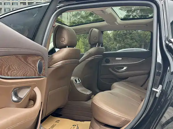Mercedes-Benz E-Class 2022