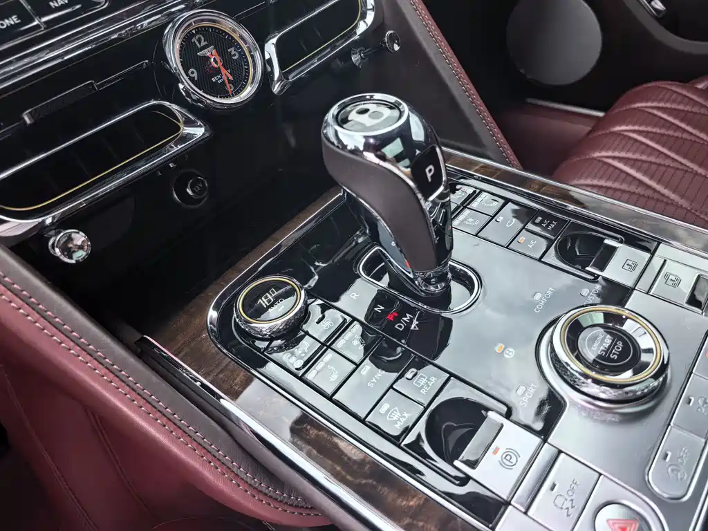Bentley Flying Spur 2021 — фото 9