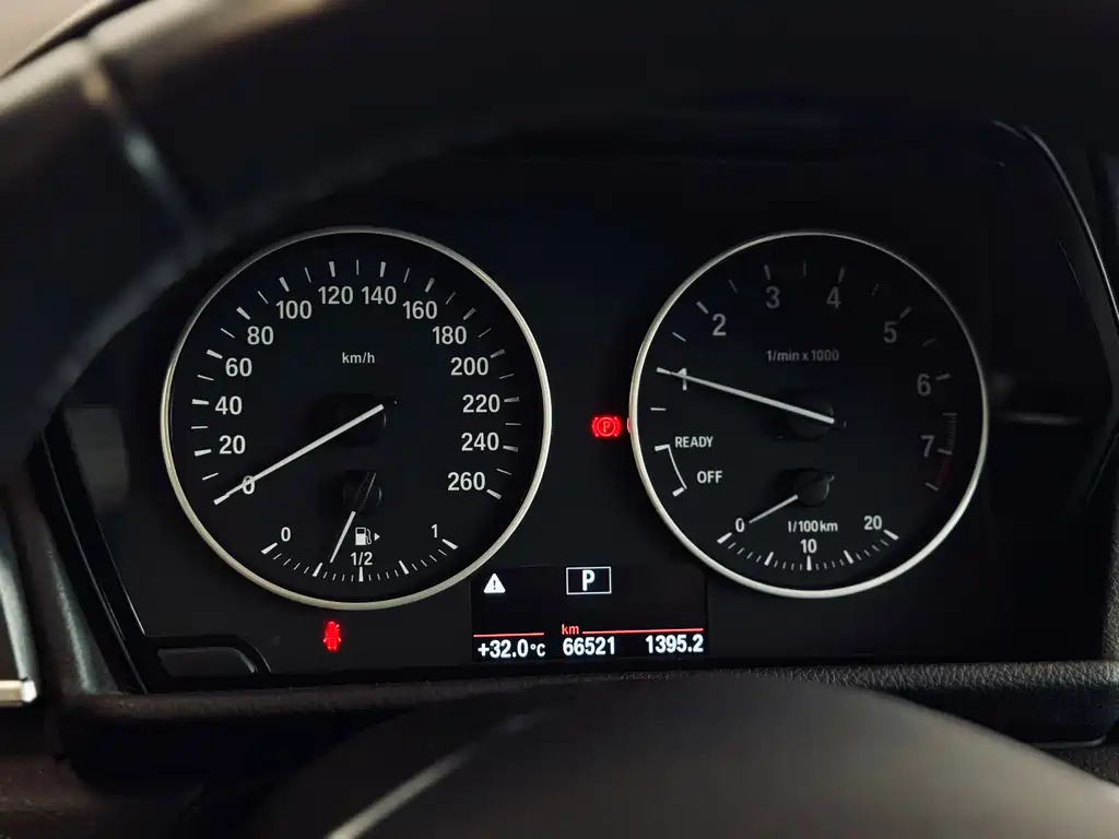 BMW 2 Series Active Tourer 2015 — фото 13