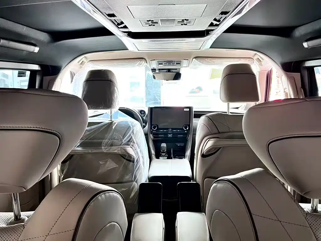 Toyota Alphard — фото 11