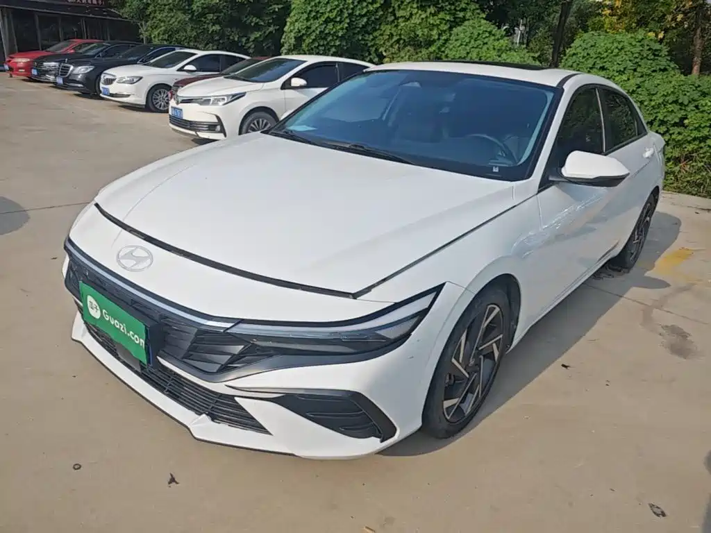 Hyundai Elantra 2024
