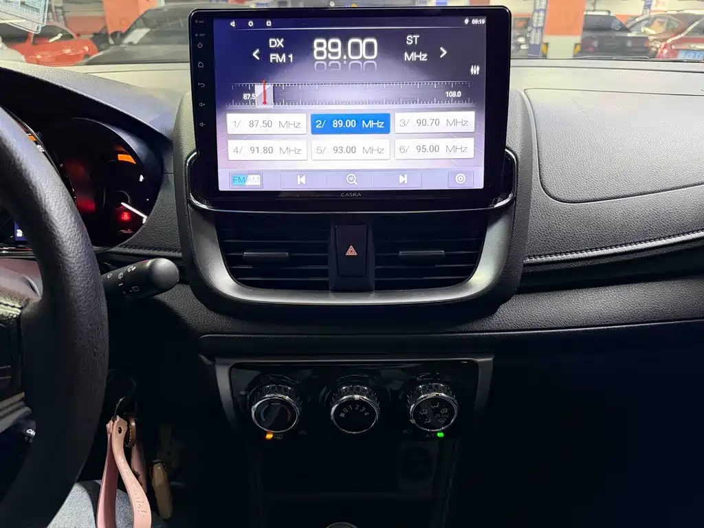 Toyota Yaris L 2022