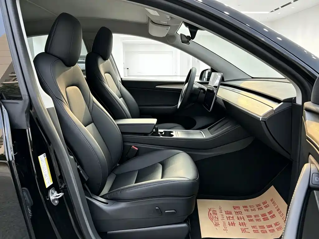 Tesla Model Y 2023 — фото 12