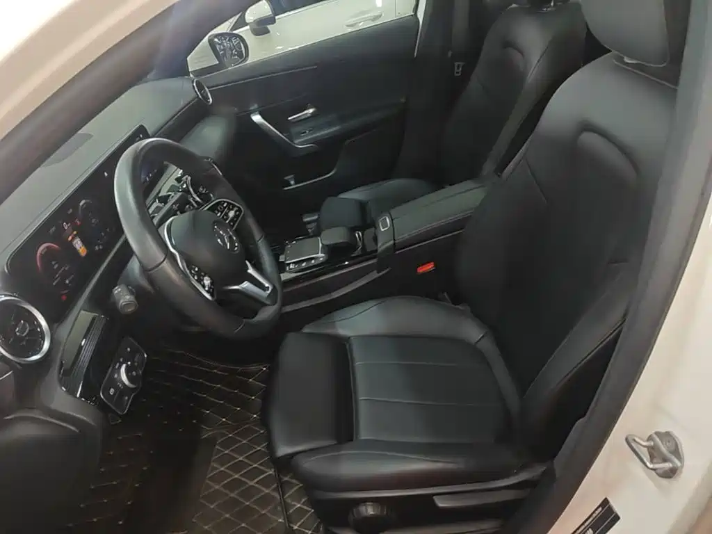 Mercedes-Benz A-Class 2021 — фото 15