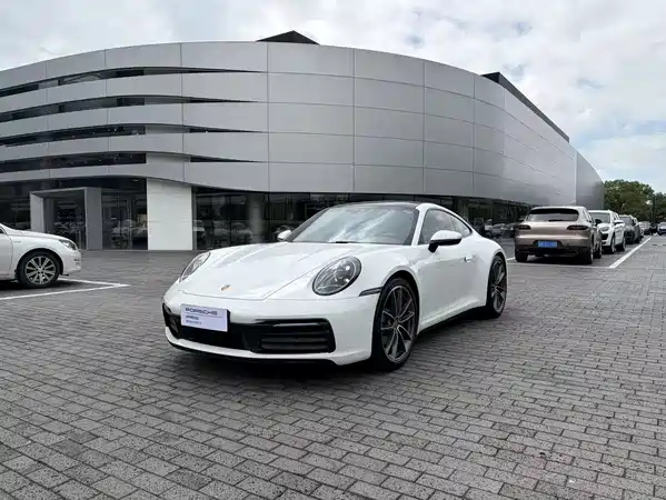 Porsche 911 2024