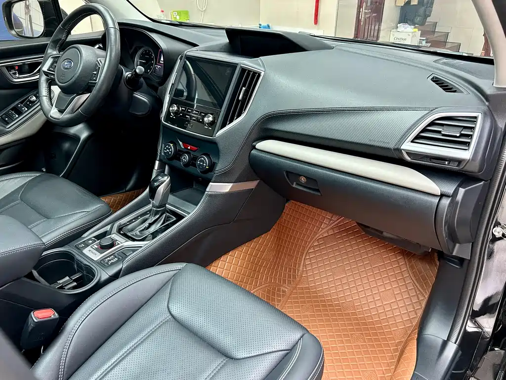 Subaru Forester 2023 — фото 17
