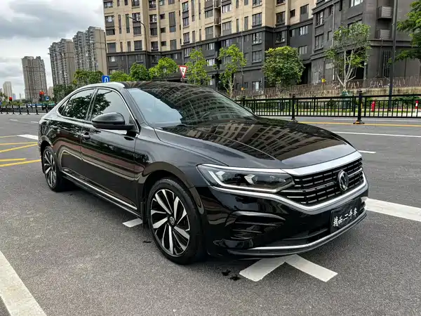 Volkswagen Passat 2023