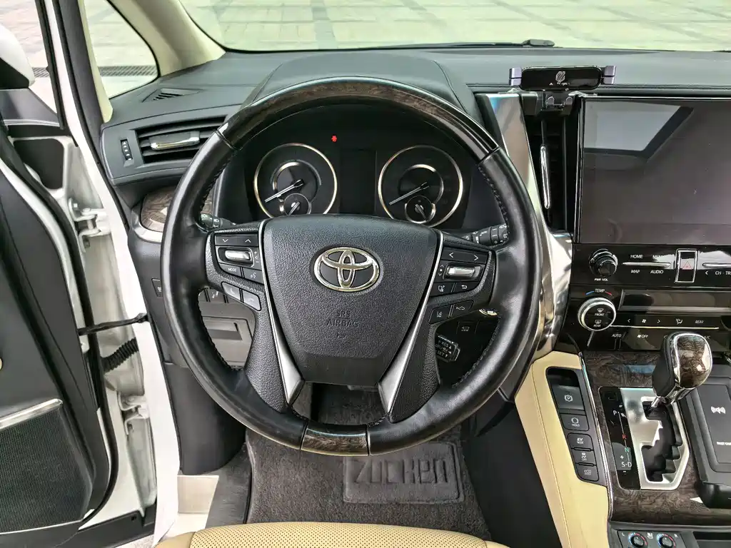 Toyota Alphard 2021 — фото 16
