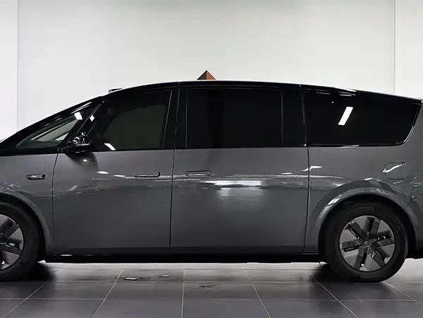 Li Auto MEGA 2025