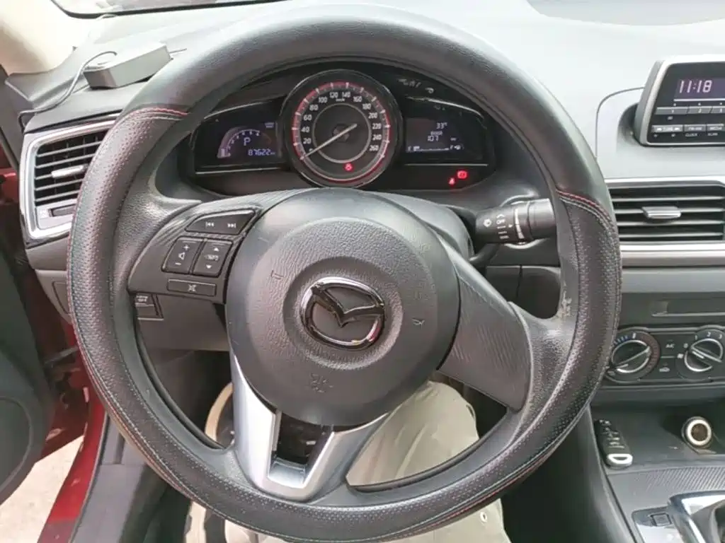 Mazda 3 Axela 2015 — фото 11
