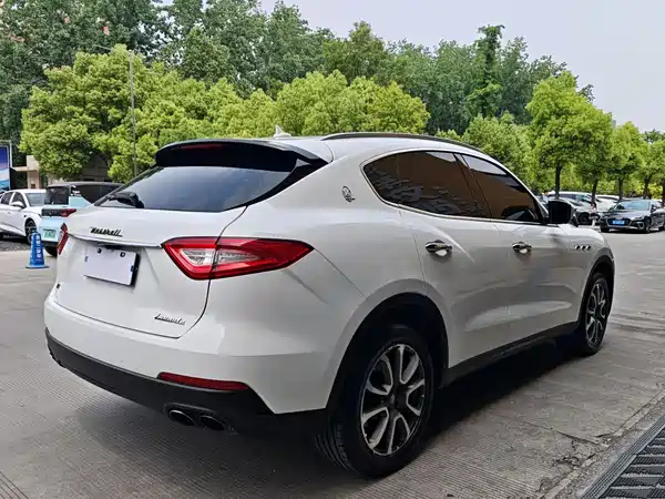 Maserati Levante 2016