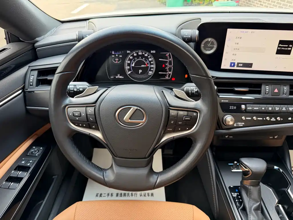 Lexus ES 2022 — фото 14
