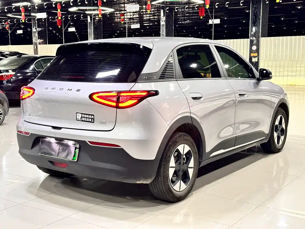 Geely Galaxy Starwish 2025 — фото 11