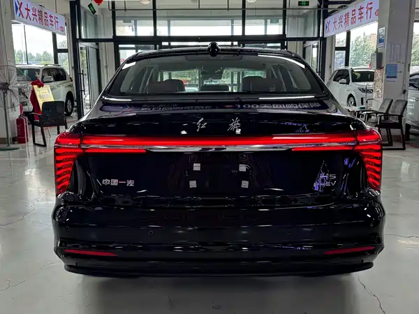 Hongqi H5 PHEV 2026