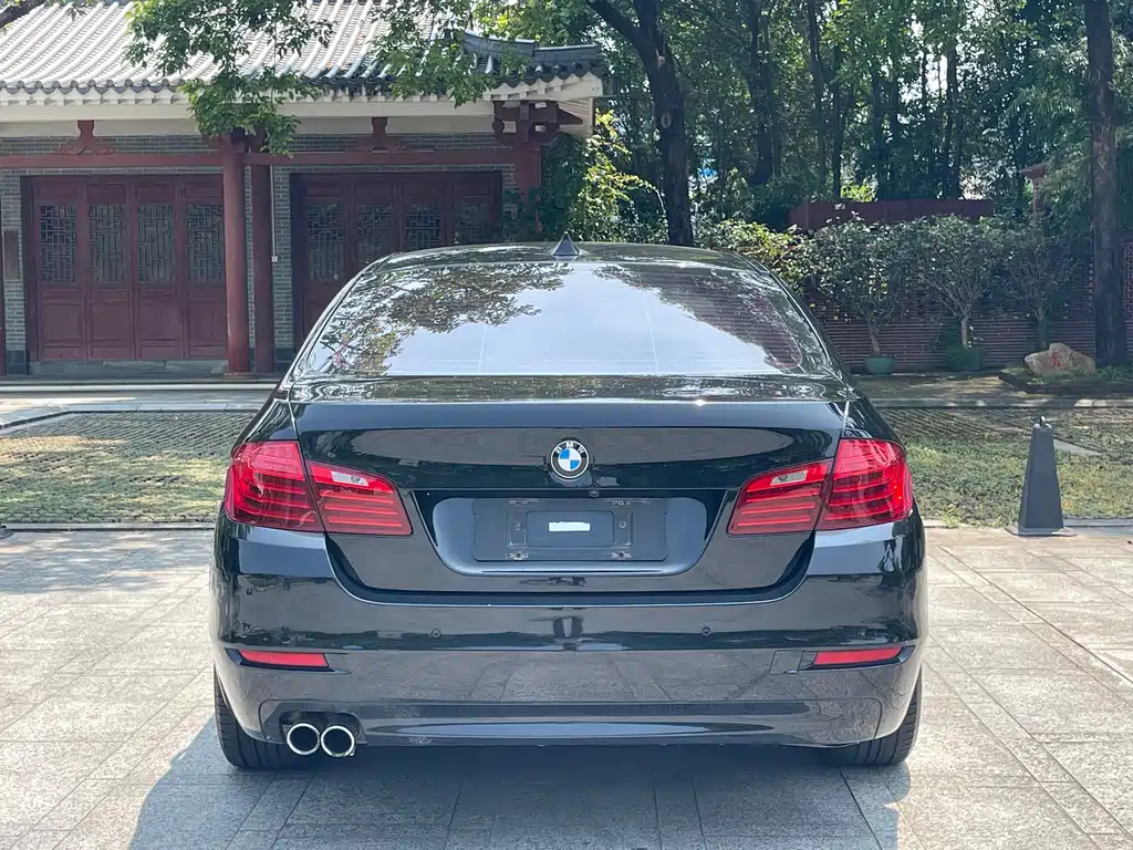 BMW 5 Series 2016 — фото 21