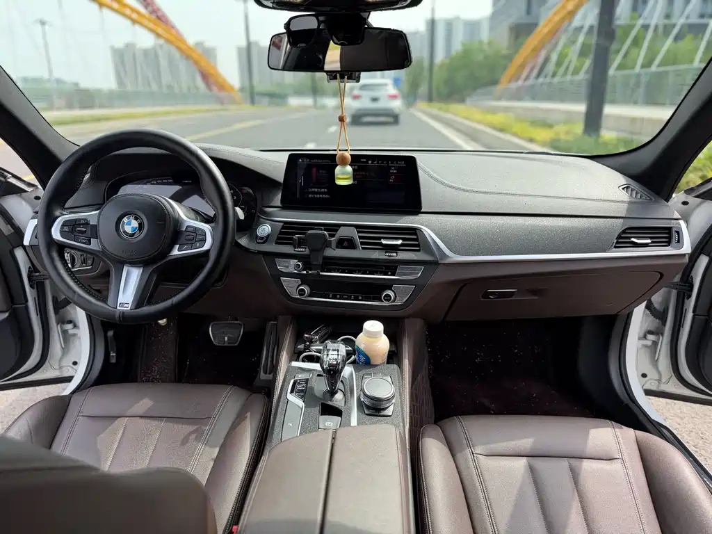 BMW 5 Series 2018 — фото 5