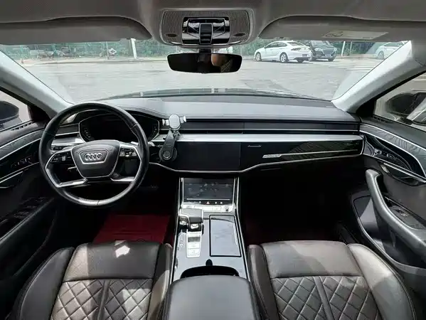 Audi A8 2021
