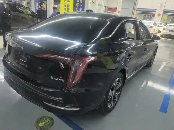 Hongqi E-QM5 2023
