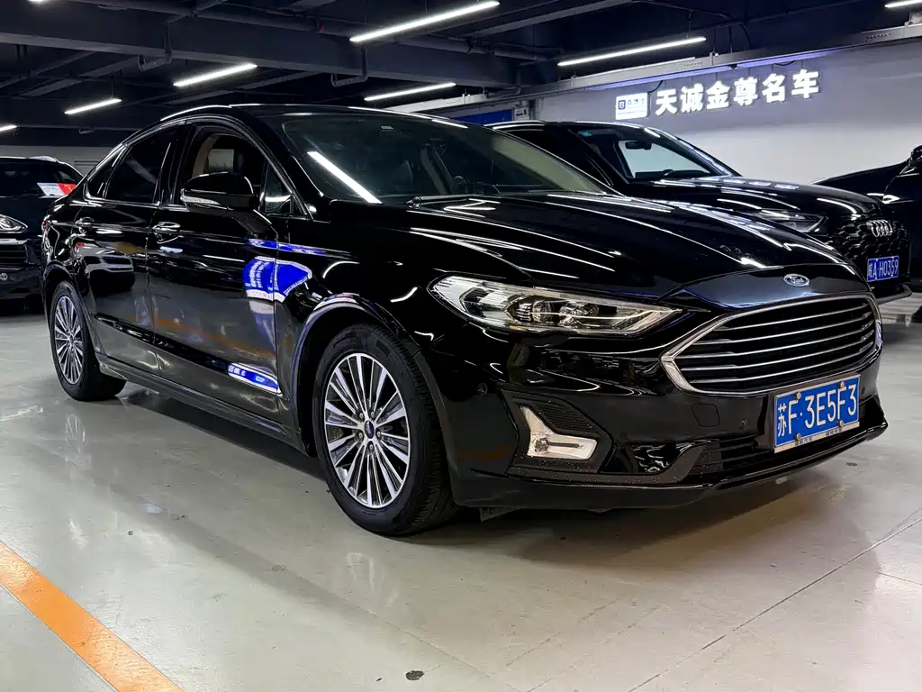 Ford Mondeo 2019 — фото 17
