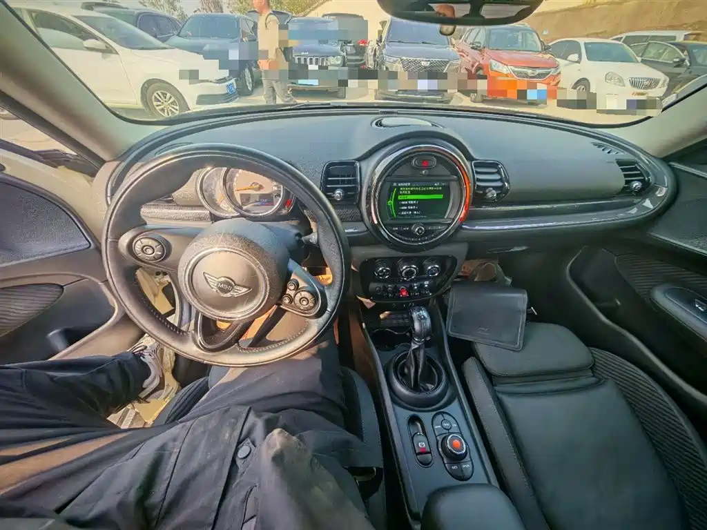 MINI Clubman 2018 — фото 10