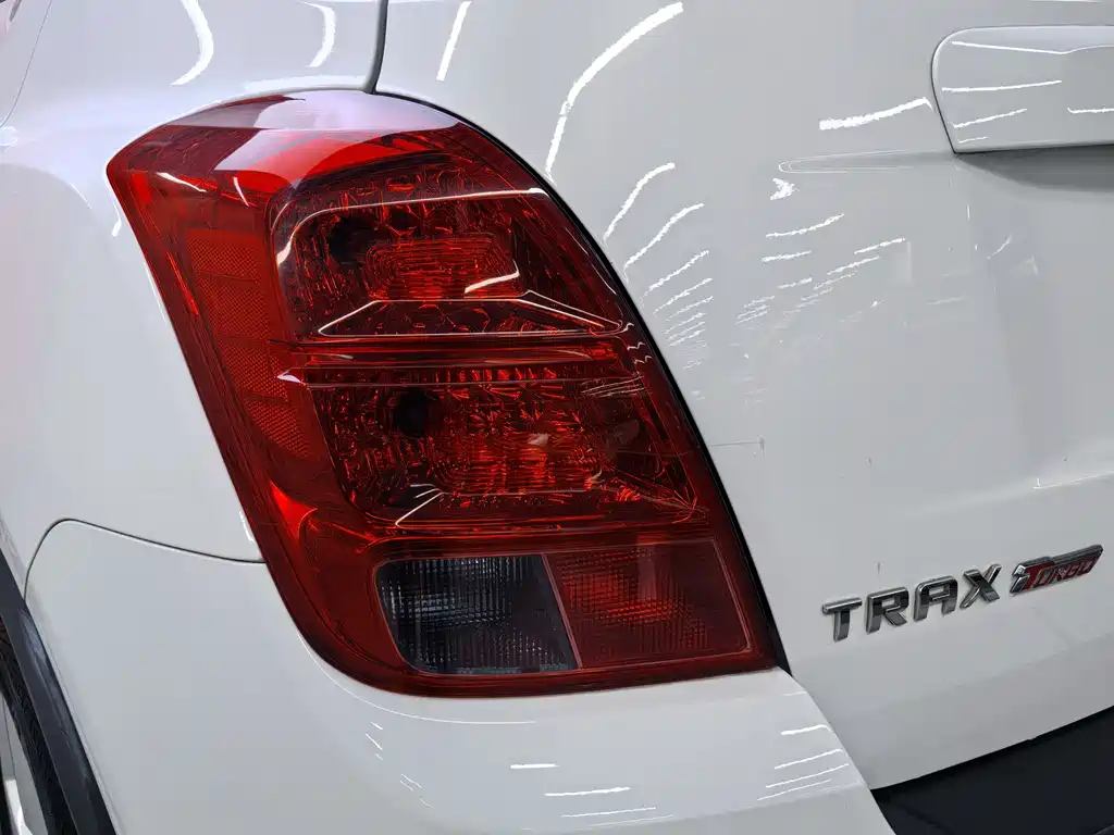 Chevrolet Trax 2015 — фото 10