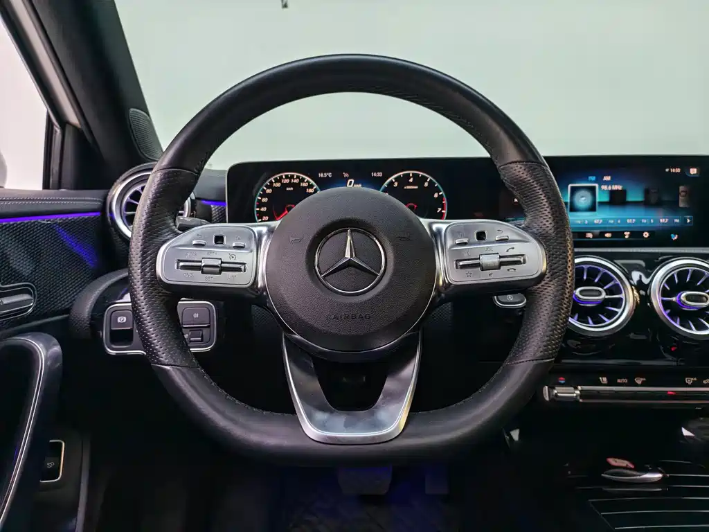 Mercedes-Benz A-Class 2020 — фото 11