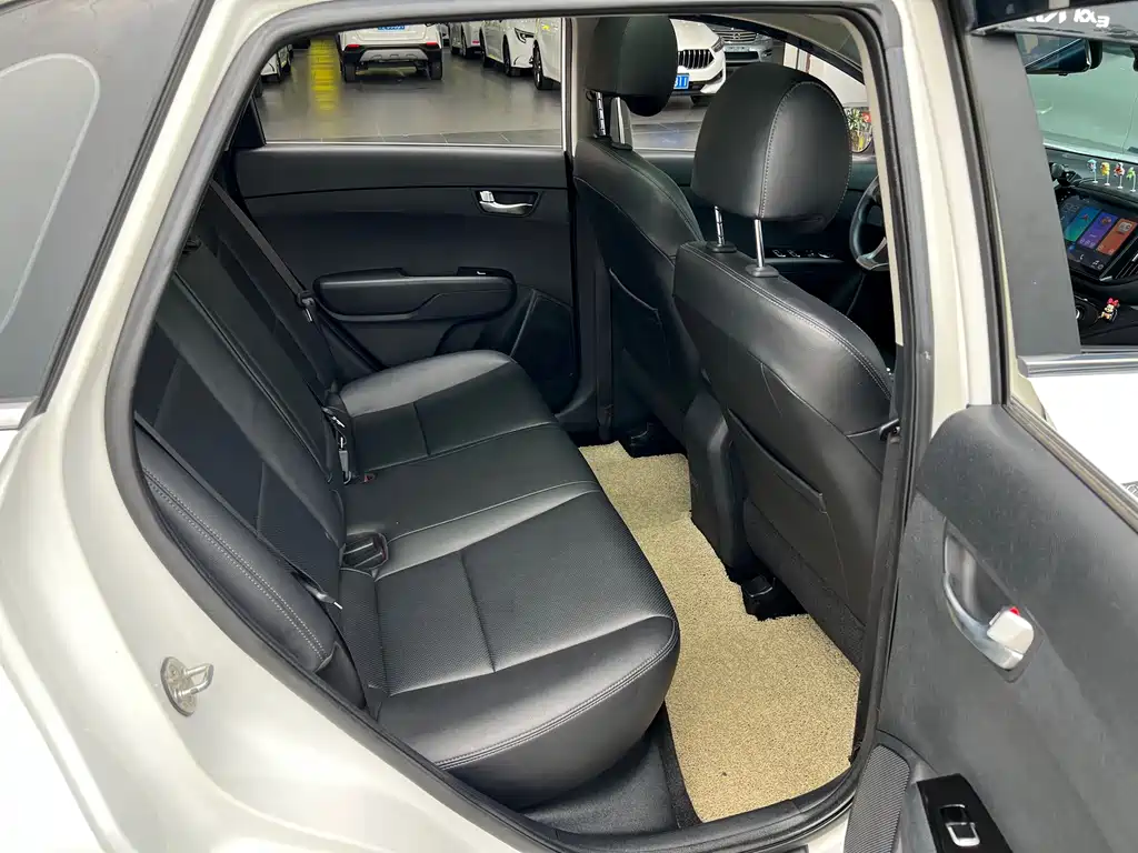 Kia KX3 2015 — фото 11