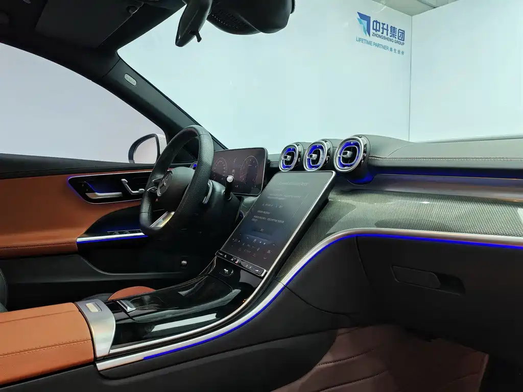Mercedes-Benz C-Class 2024 — фото 15