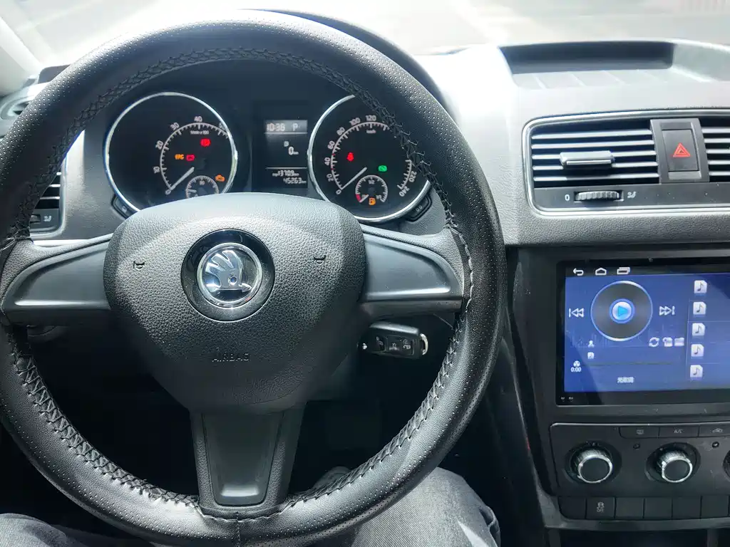Skoda Yeti 2018 — фото 17