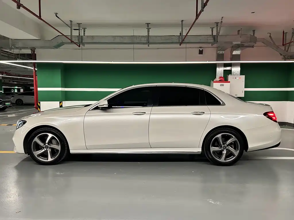 Mercedes-Benz E-Class 2019 — фото 16